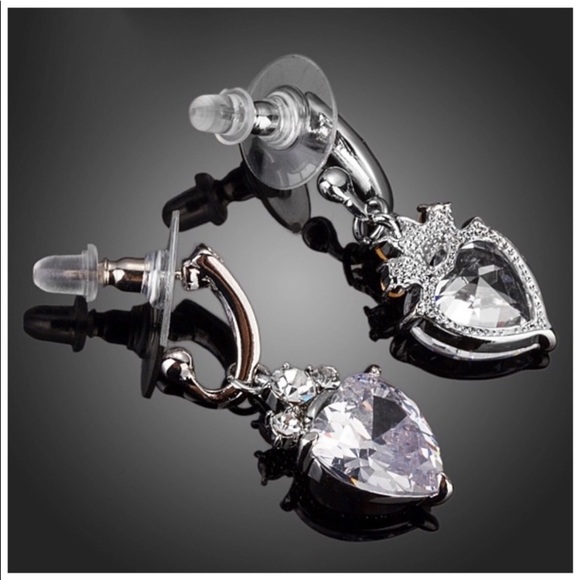 SALE 💙LOVISA EARRINGS WITH SWAROVSKI STONES - Picture 2 of 5